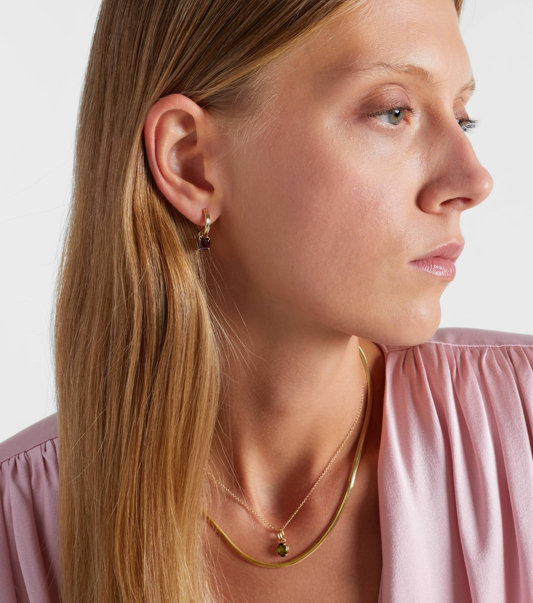 10kt gold earrings with garnets - 3