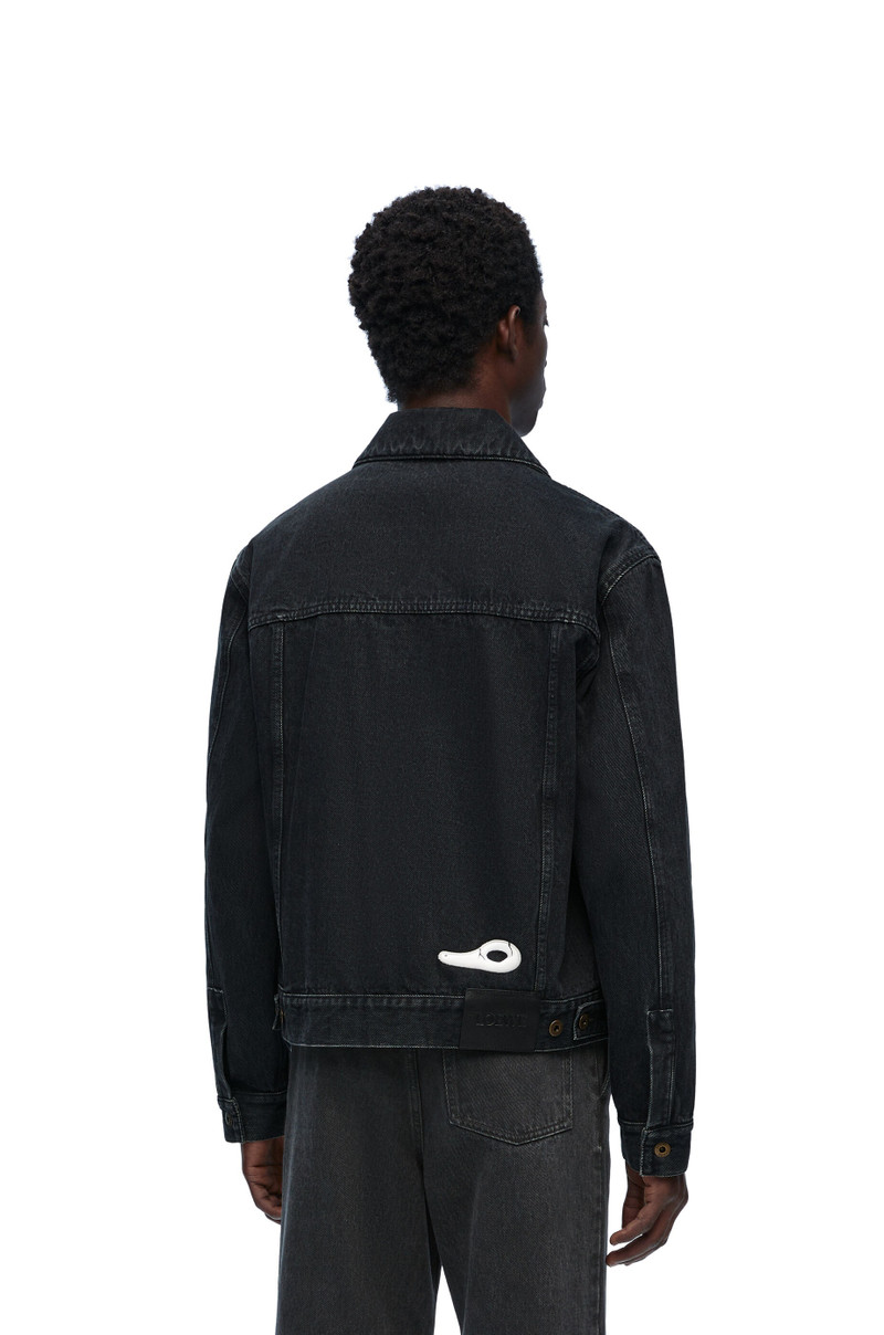 Trucker jacket in denim 4