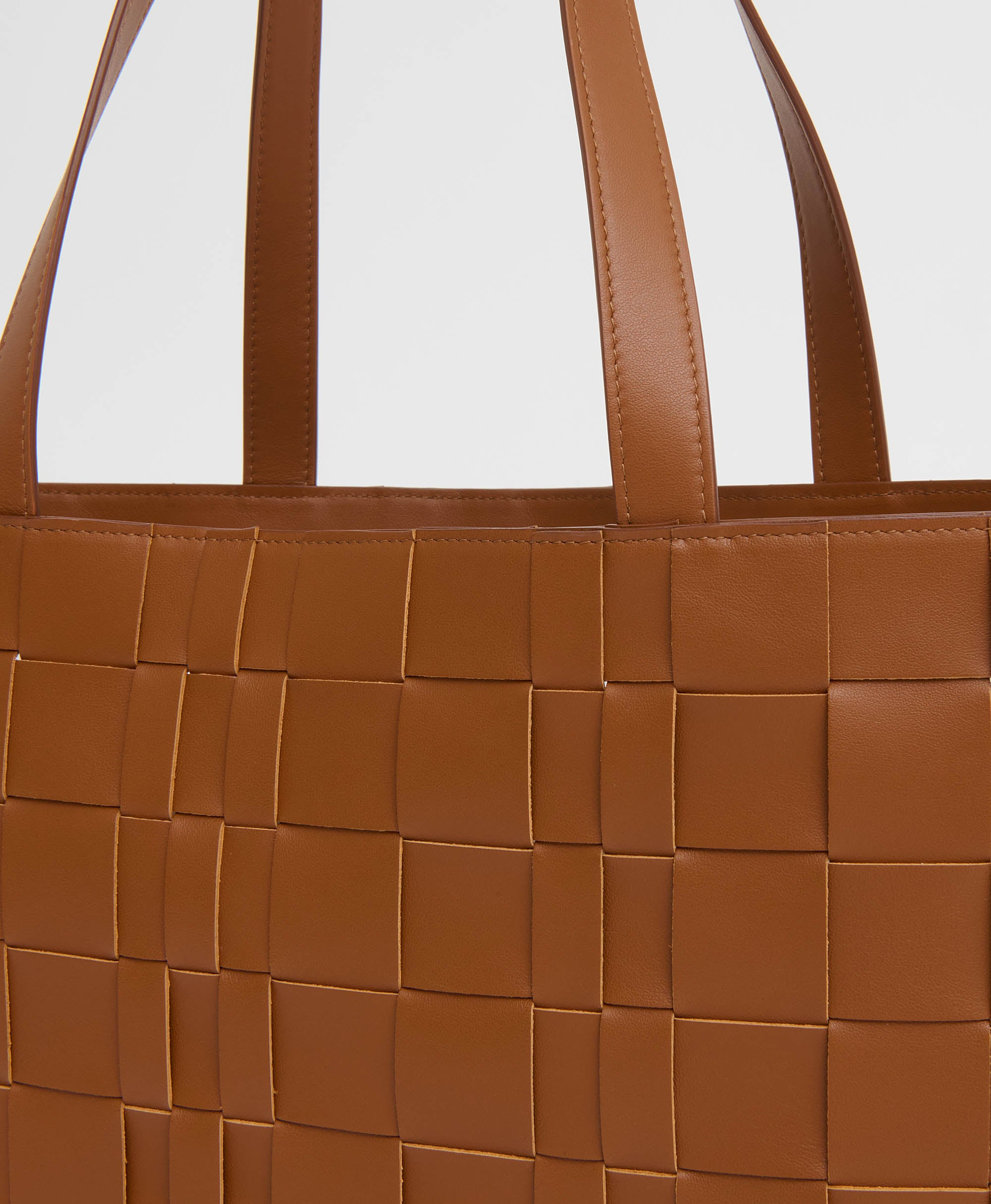 UPCYCLED WOVEN LEATHER TOTE - 3