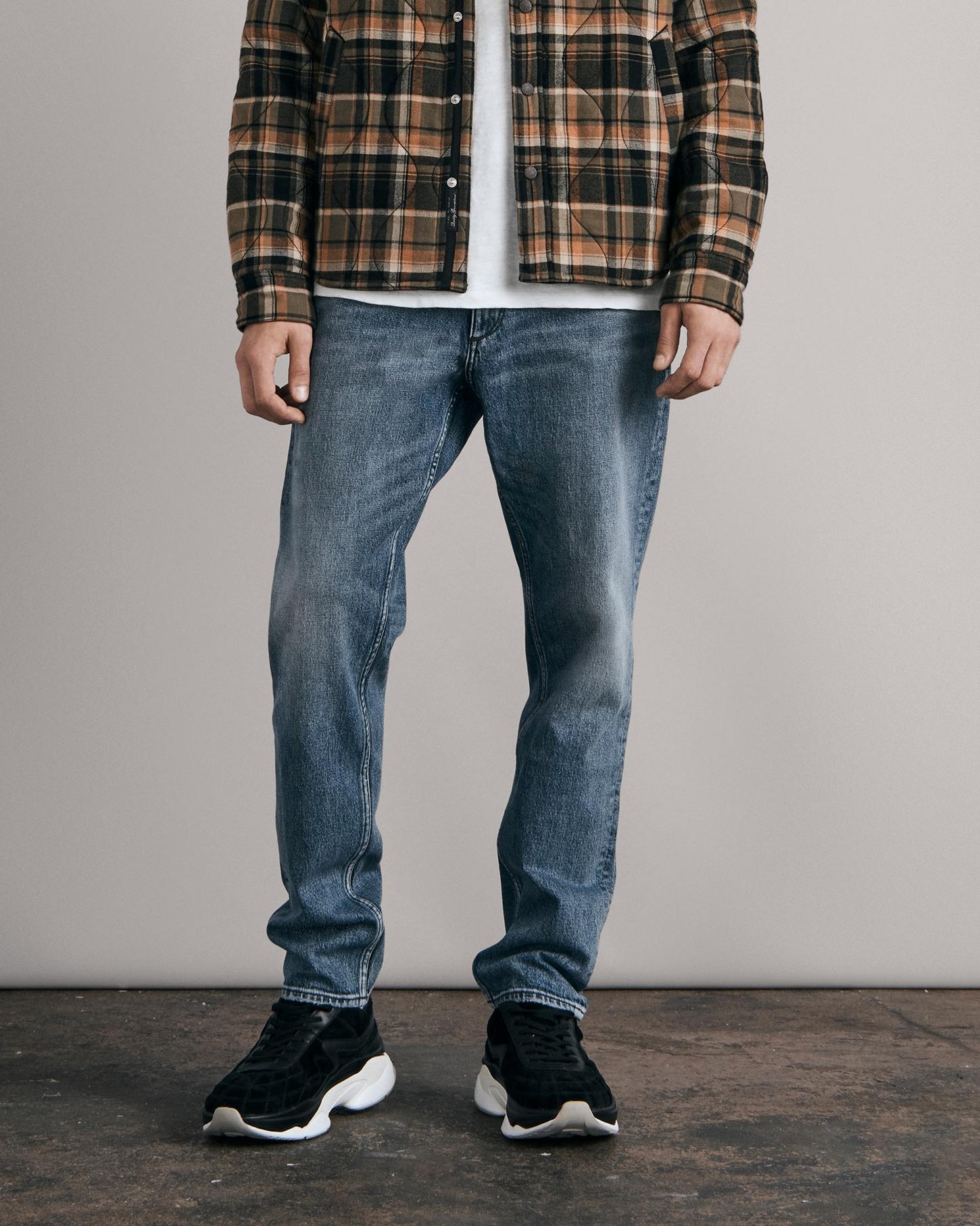 Fit 3 - Brent
Athletic Fit Mid Indigo Authentic Stretch Jean - 3