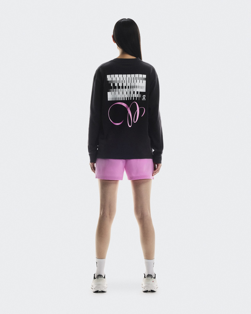 On Club Long-T Graphic outlook