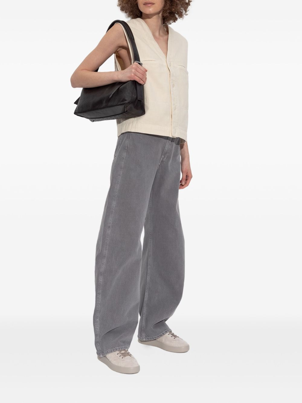 button-fastening sleeveless vest - 2