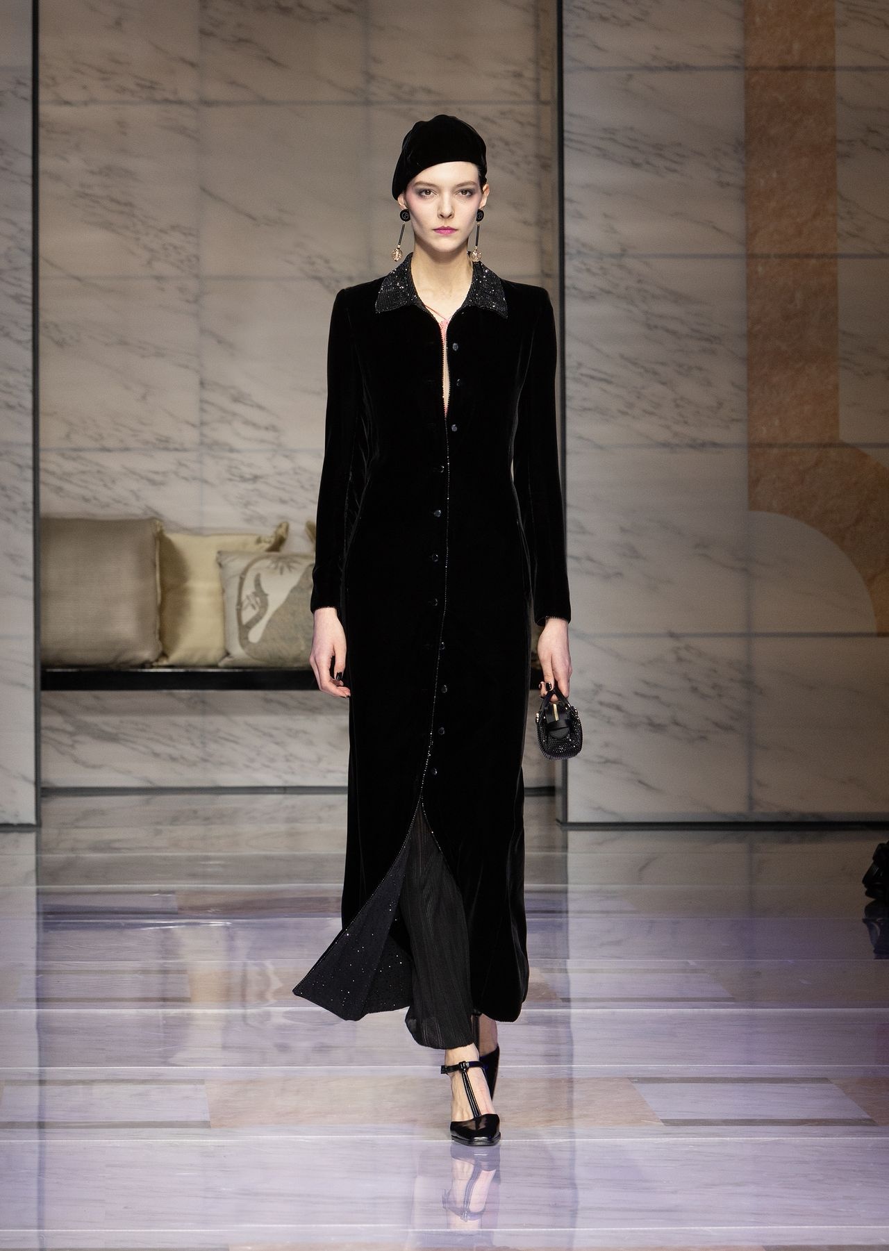 Long, velvet single-breasted coat - 7