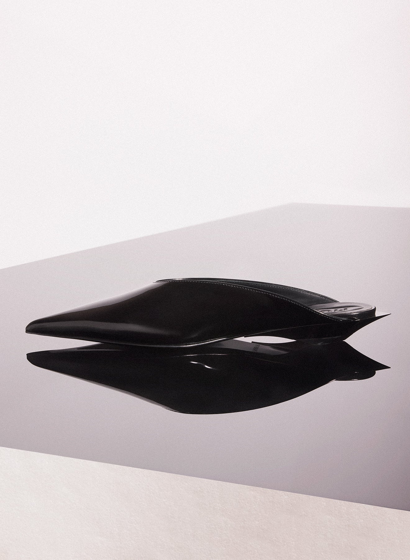 black shiny leather fang flat  mules - 2