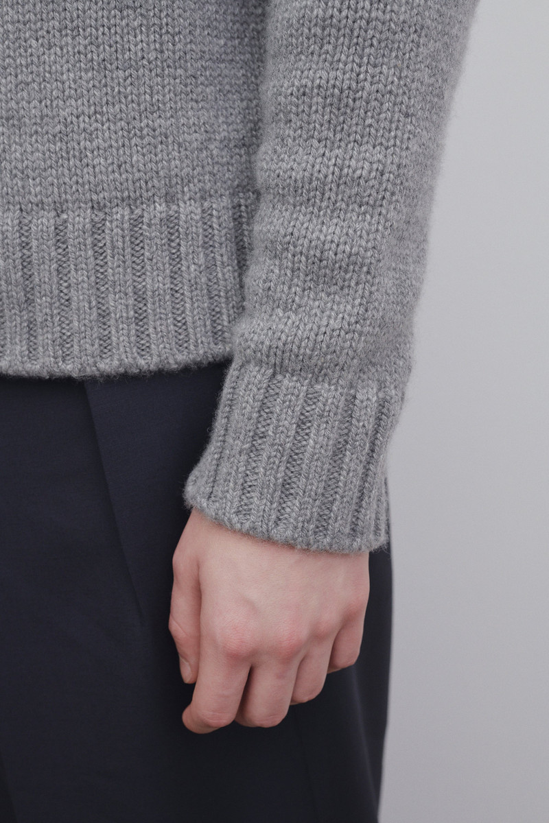 Benji Crewneck in Cashmere 4