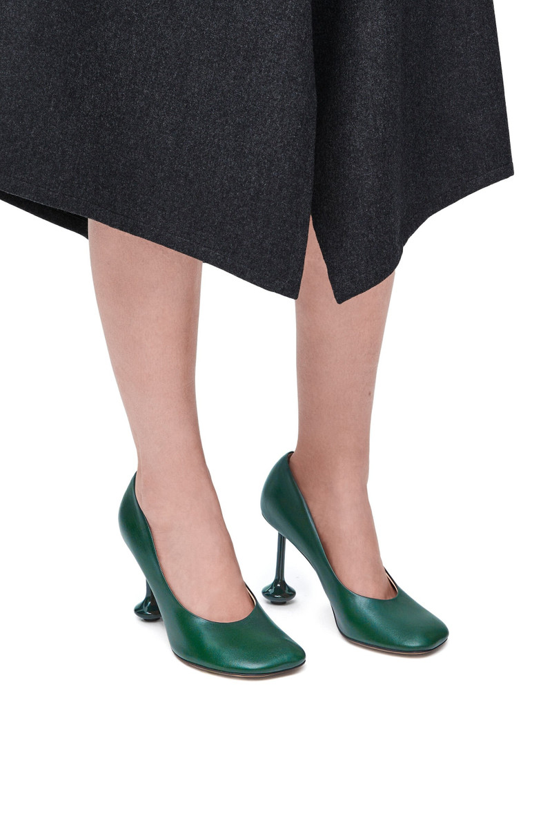 Loewe Toy pump in goatskin outlook
