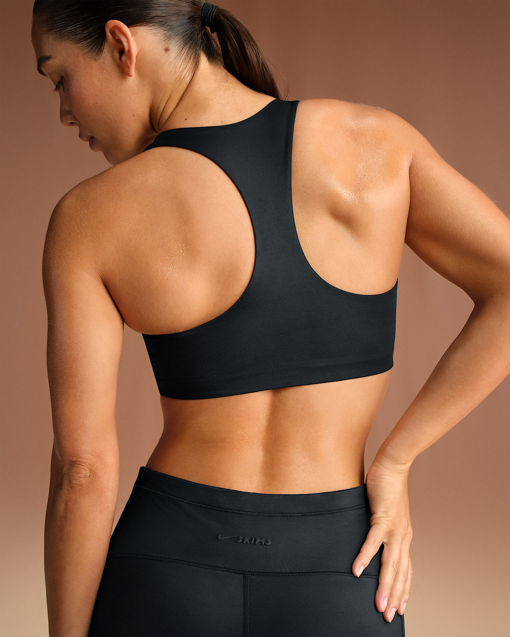 NikeSKIMS Shine Women's Racerback Bra - 2