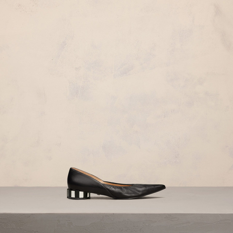 Pointed Toe Pleated Shoes - 1
