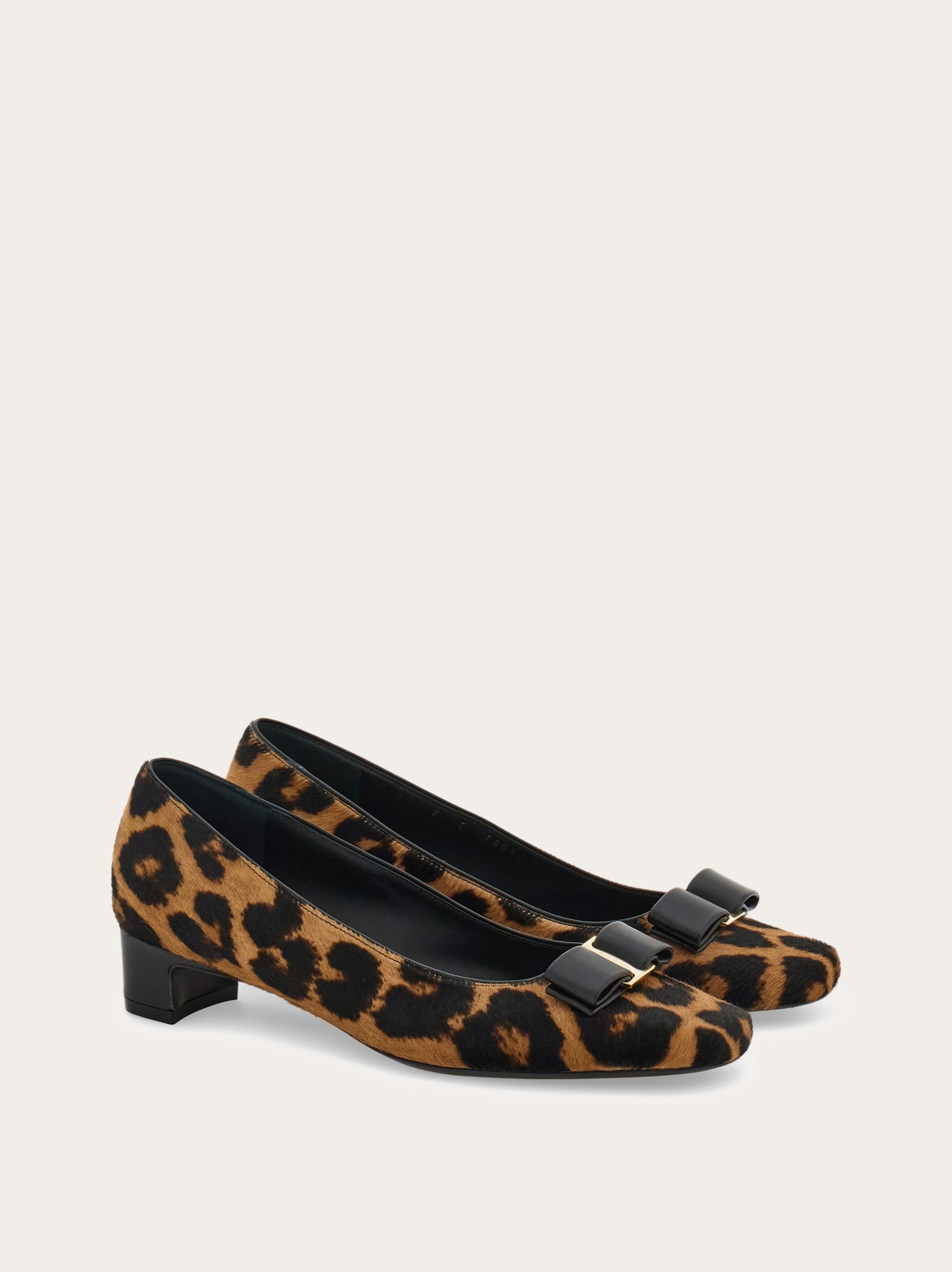 Iconic bow pump - 4
