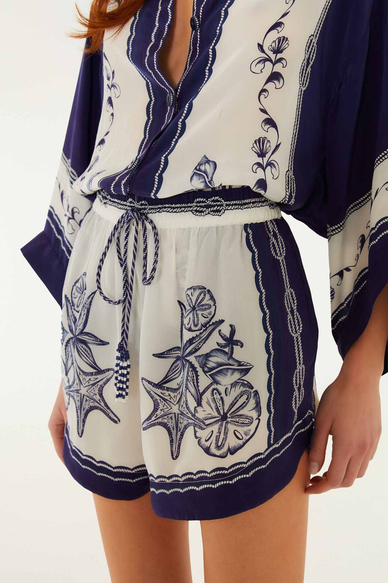 FARM RIO Off-White Coast Scarf Shorts outlook