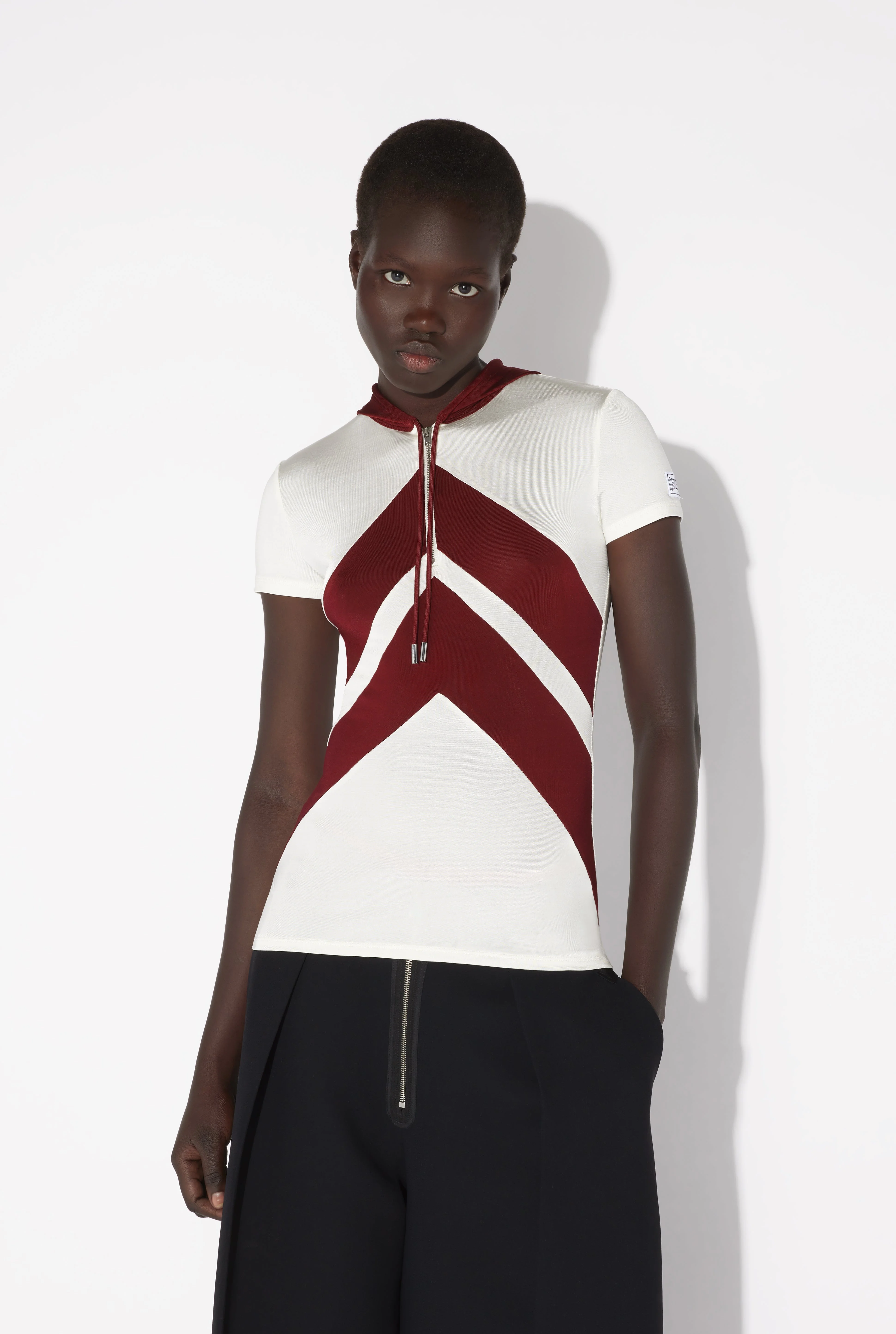 THE WHITE T-SHIRT WITH CHEVRONS - 1