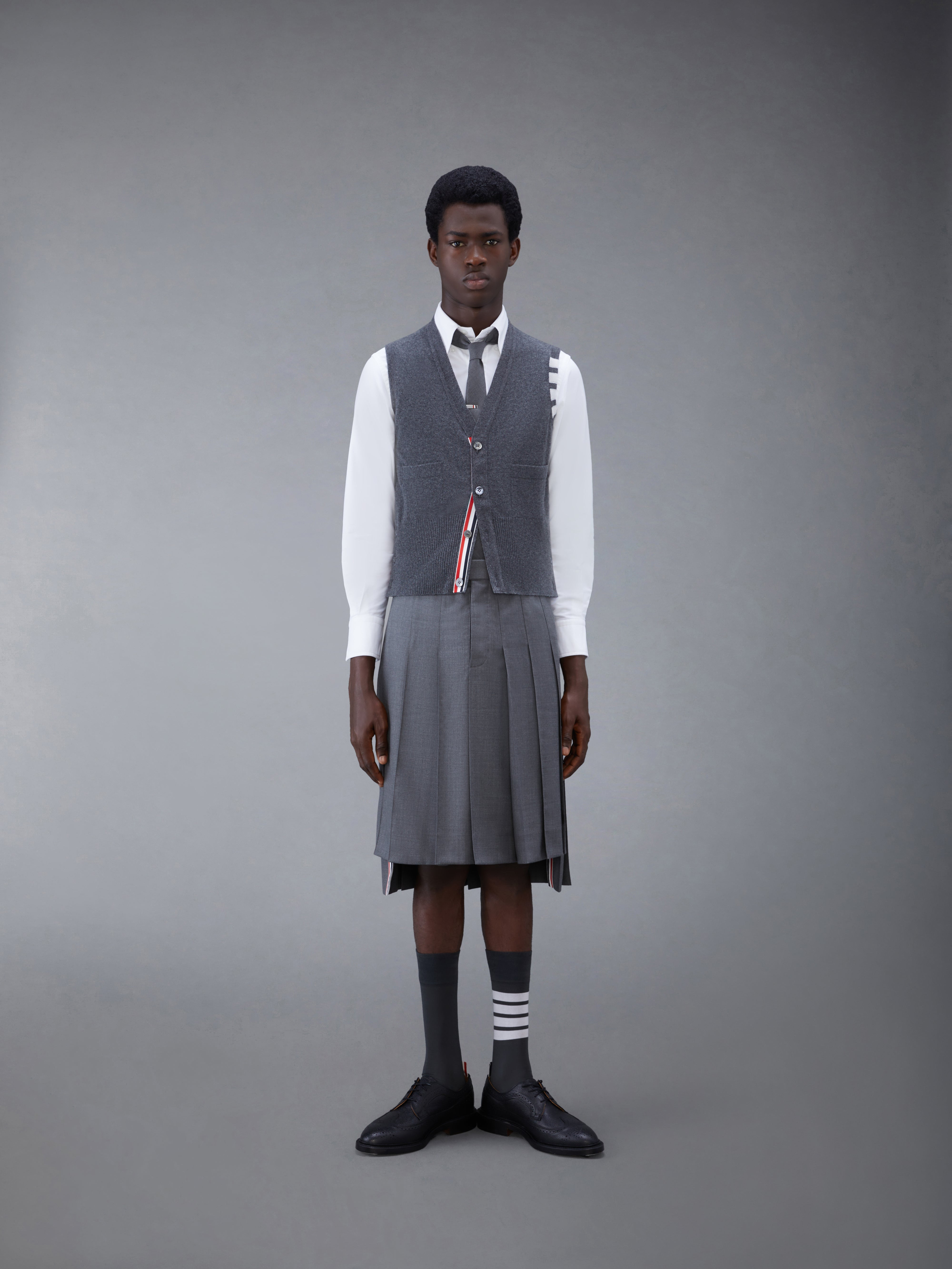 Charcoal Cashmere 4-bar V-neck Waistcoat - 3