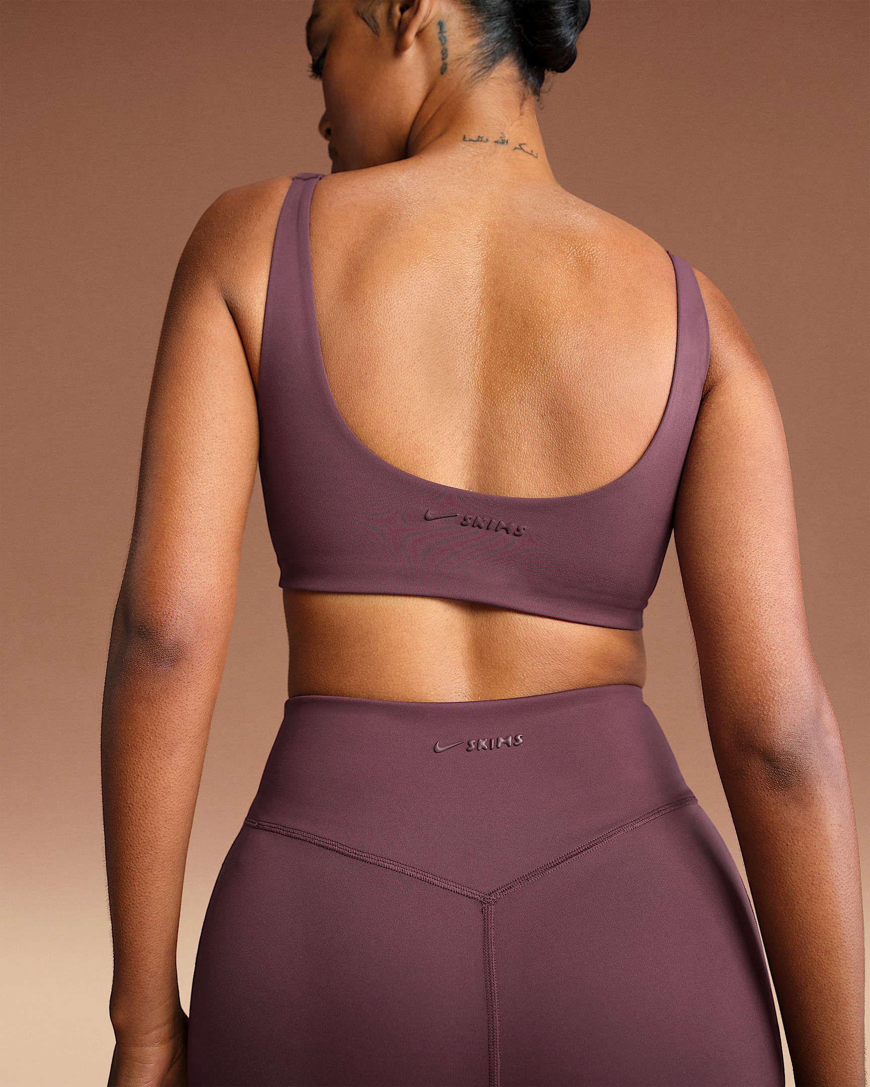 NikeSKIMS Matte Women's Scoop-Neck Bra - 2