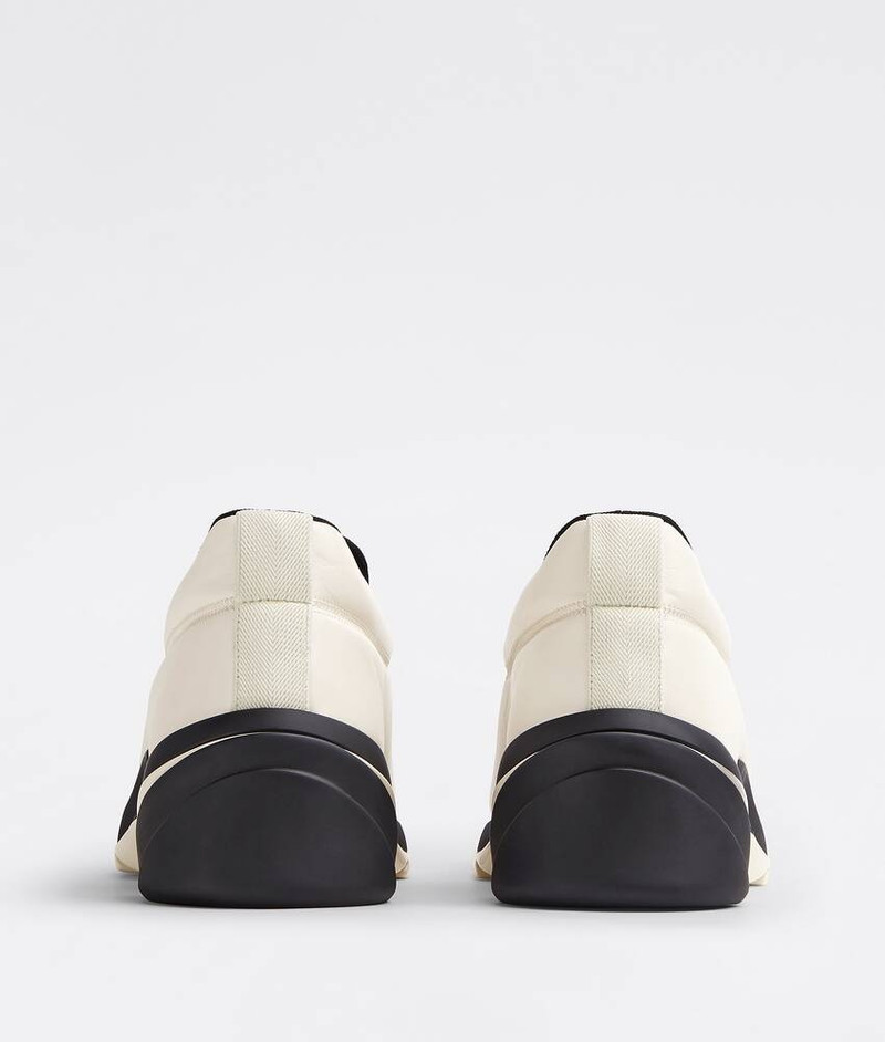Bottega Veneta flash outlook