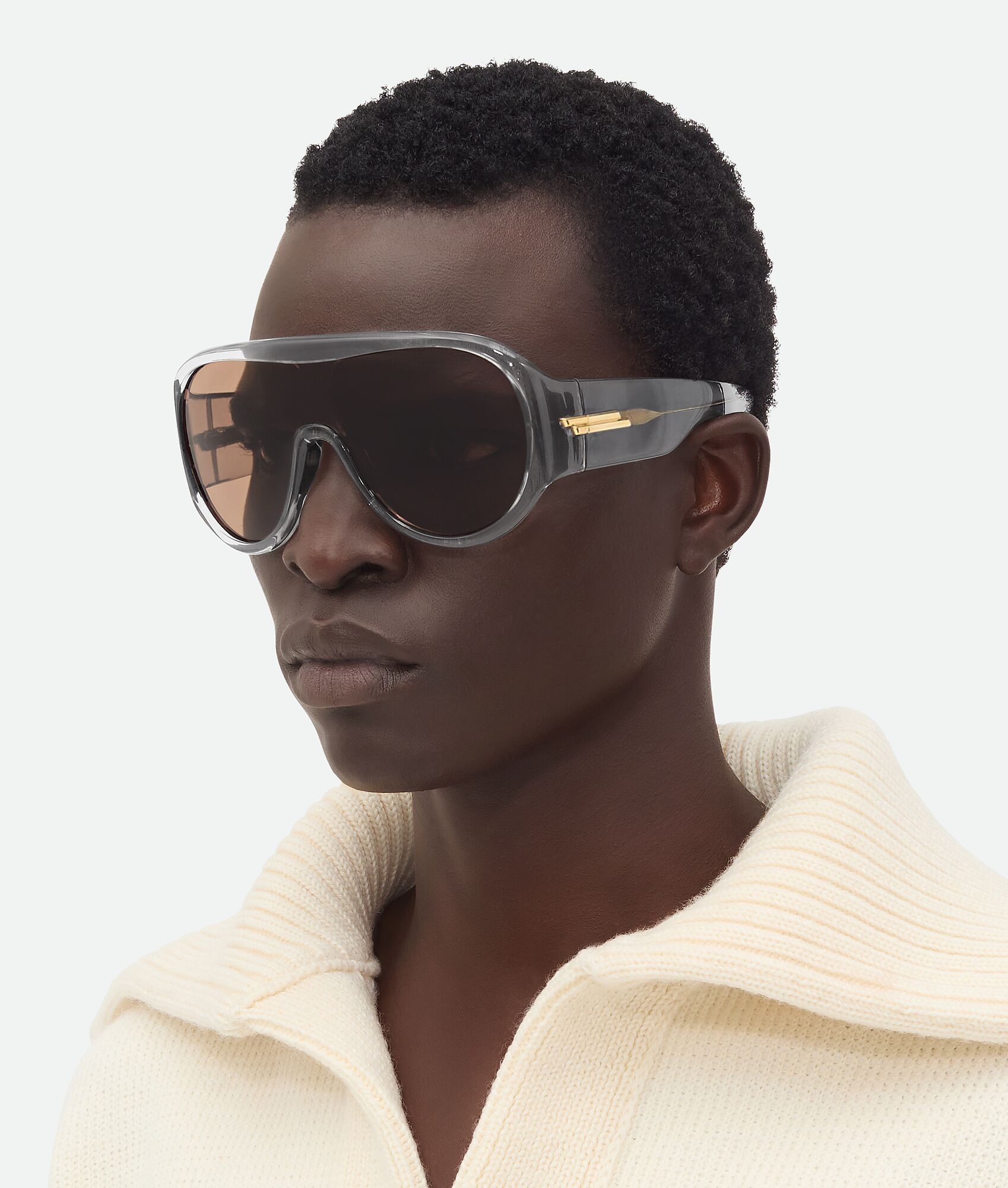 NWOT 785.00 Bottega Veneta
Bottega Veneta Women Scudo Shield Sunglasses Bottega Veneta Scudo Shield Sunglasses | REVERSIBLE main image 3