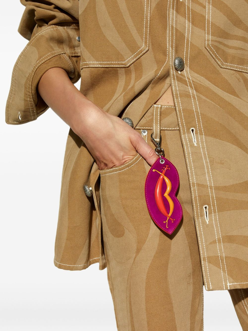 lip-shaped suede airtag holder - 4