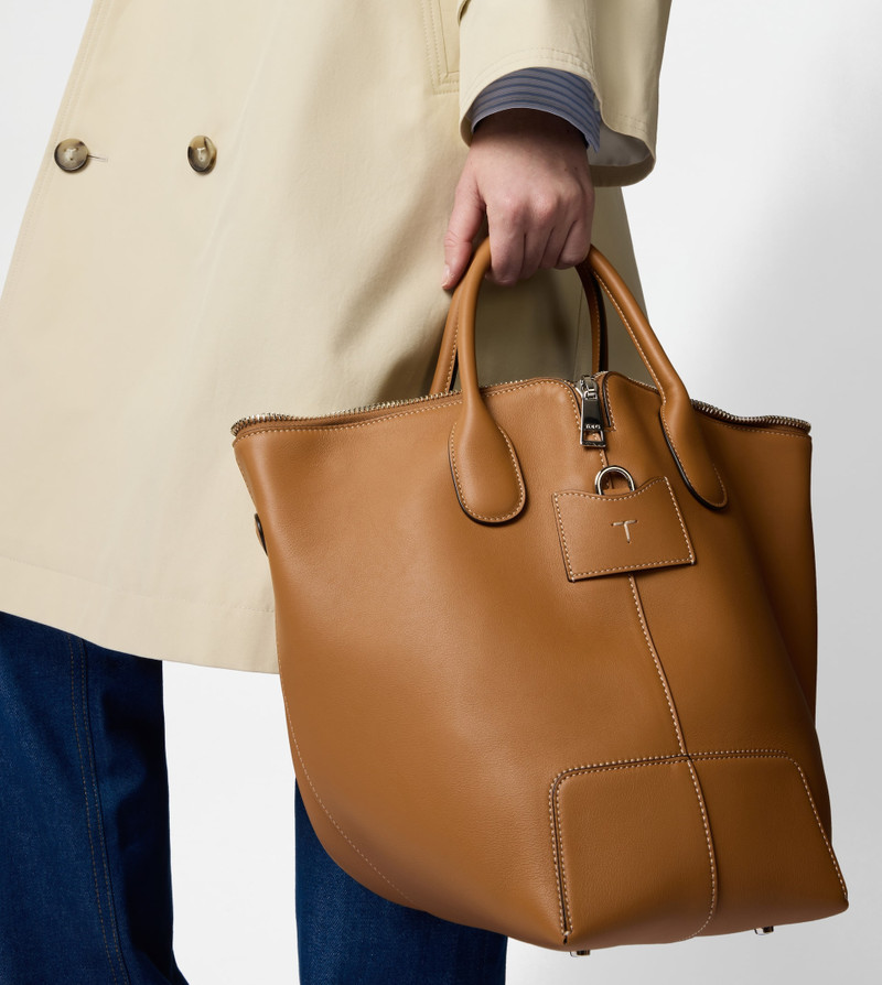 Tod's TOD'S DI BAG SWING IN LEATHER MEDIUM - BROWN outlook