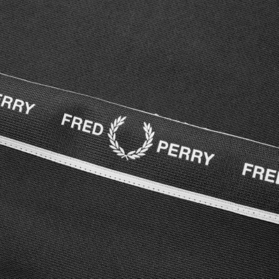 Fred Perry Fred Perry Authentic Taped Shoulder Crew Sweat outlook