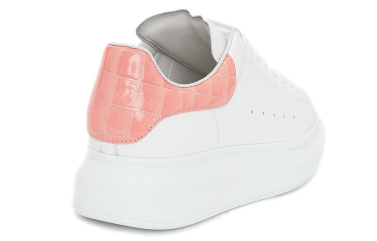 (WMNS) Alexander McQueen Oversized Sneaker 'White Pastel Pink Crocodile' 553770WIAF89414 - 4