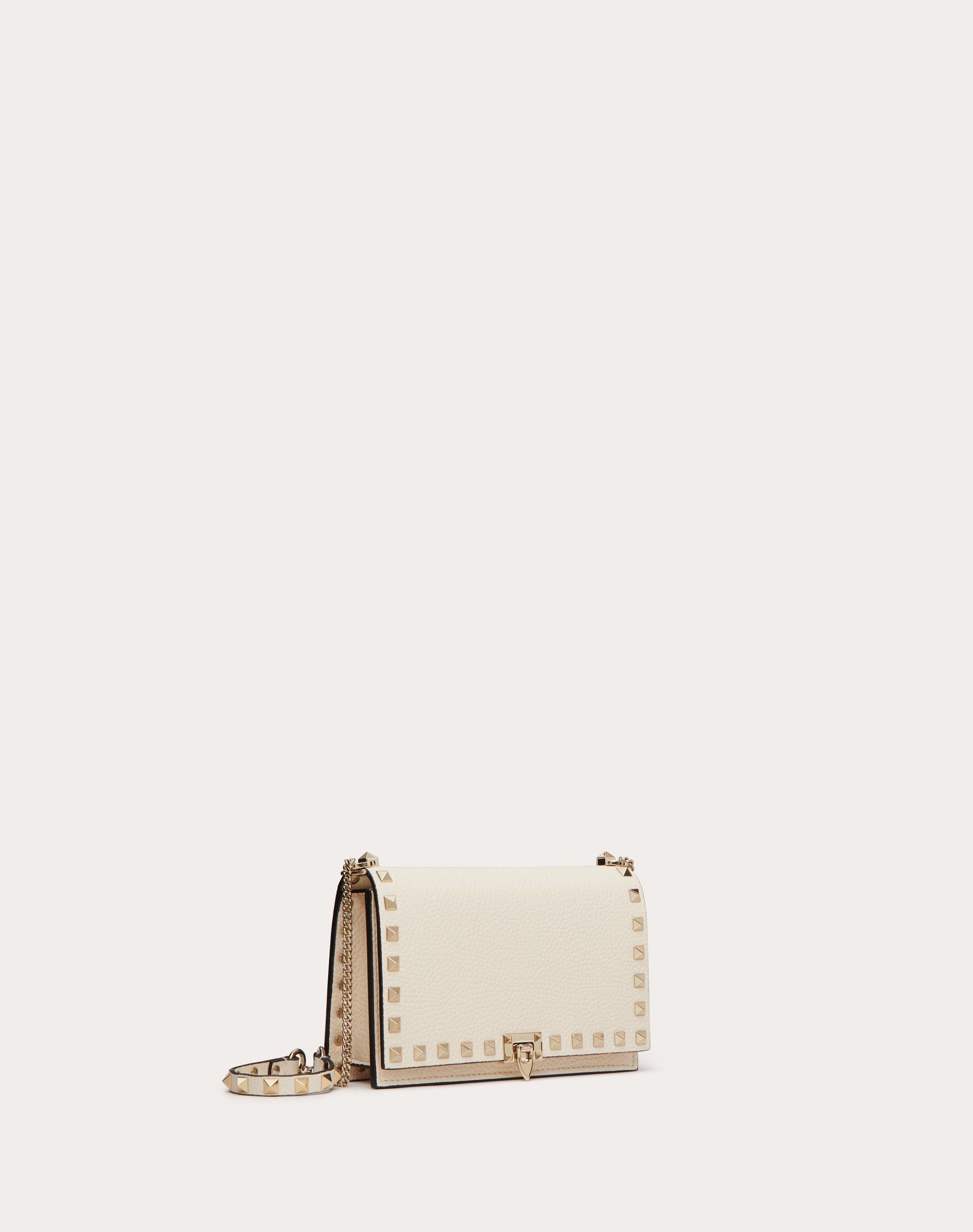 GRAINY CALFSKIN POUCH WITH ROCKSTUD CHAIN - 3