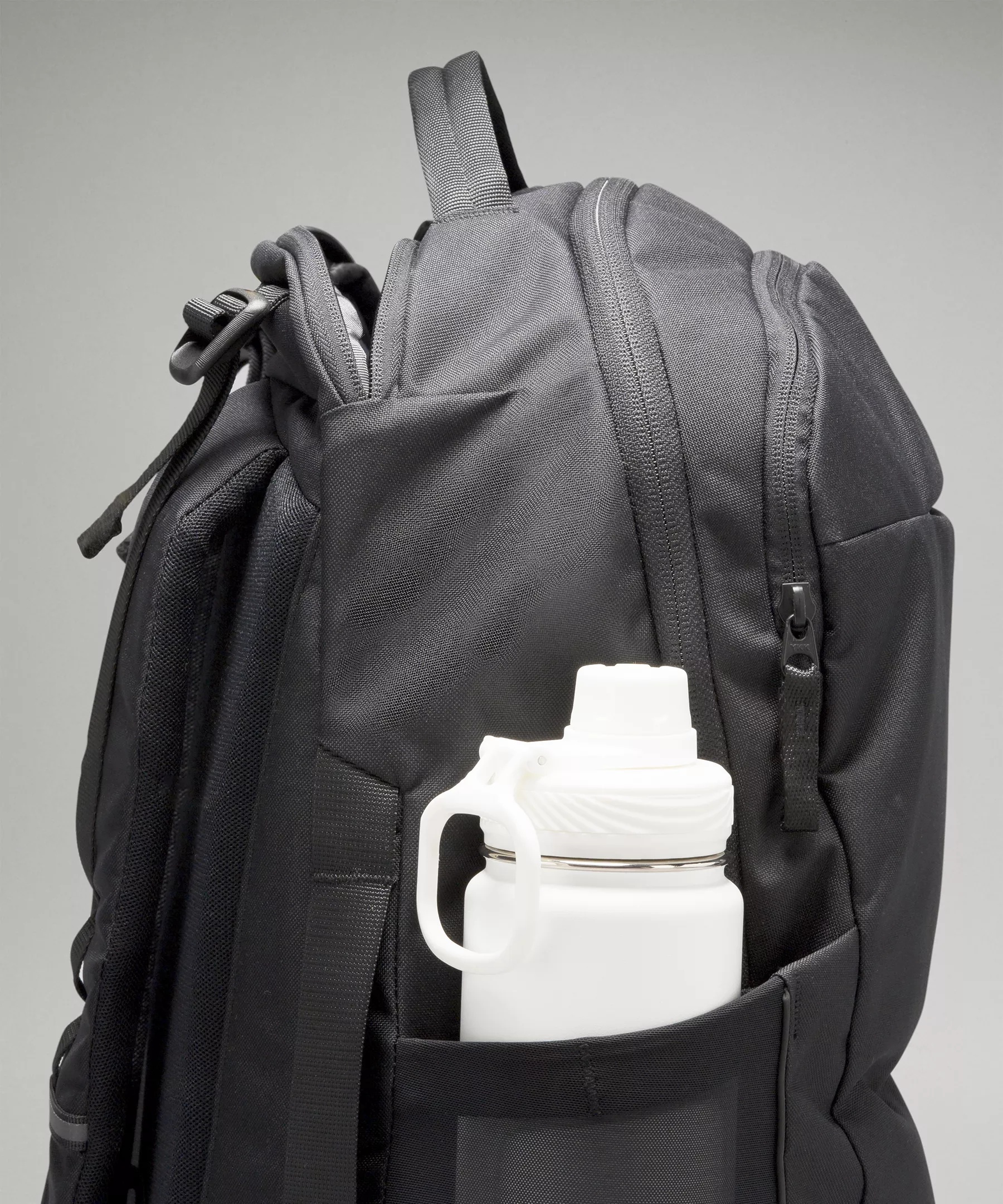 Triple-Zip Backpack 28L - 4