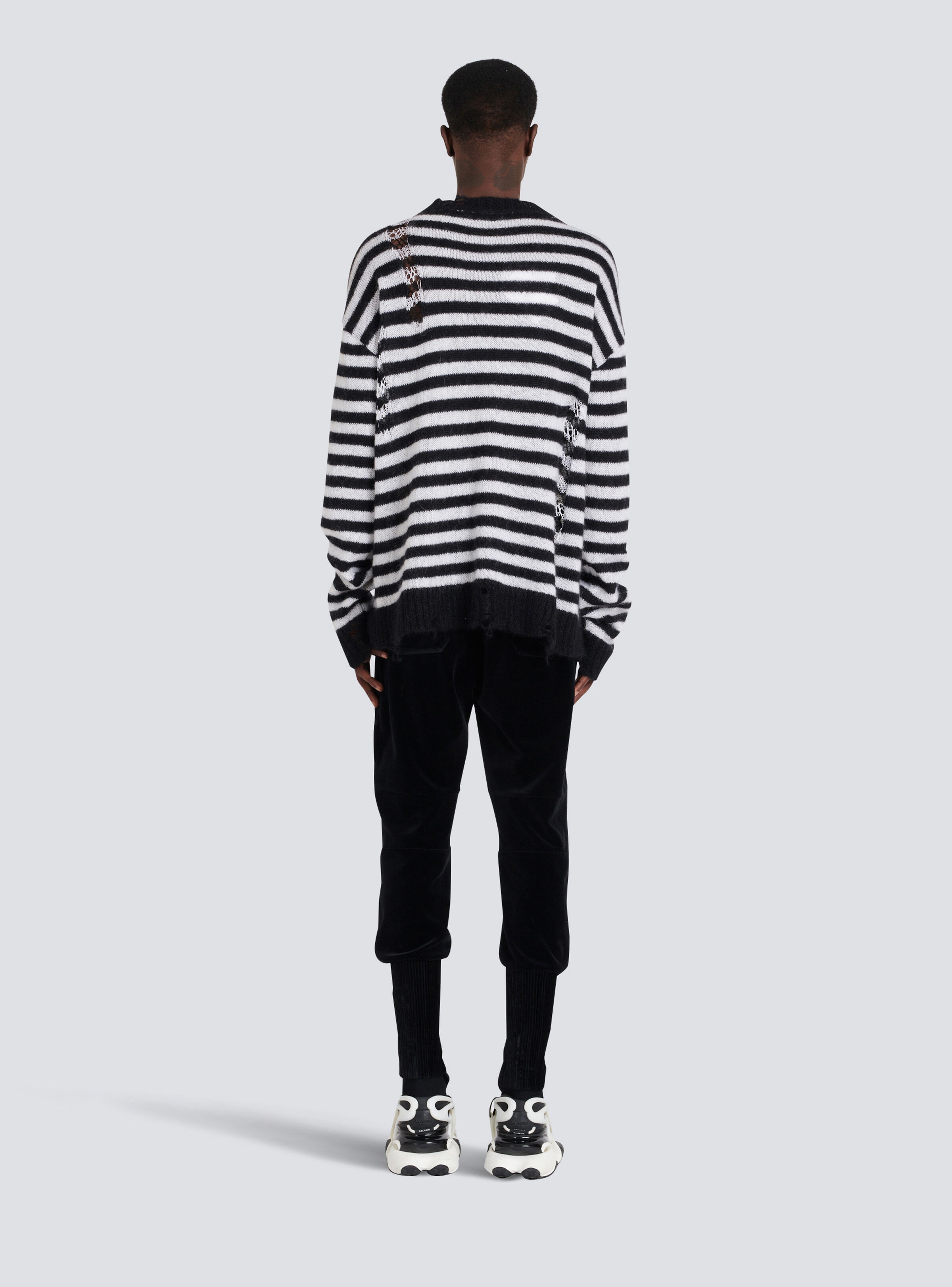 Ripped knit nautical sweater with brooches - 5