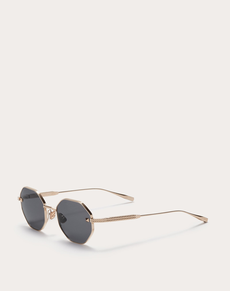 Valentino EXHAGONAL TITANIUM FRAME V-STUD outlook