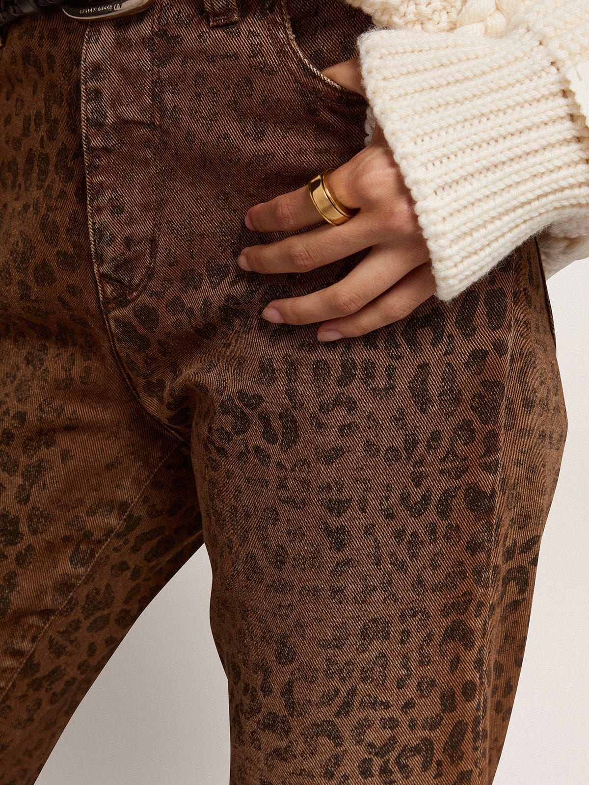 Ring in old gold color with hidden message - 3