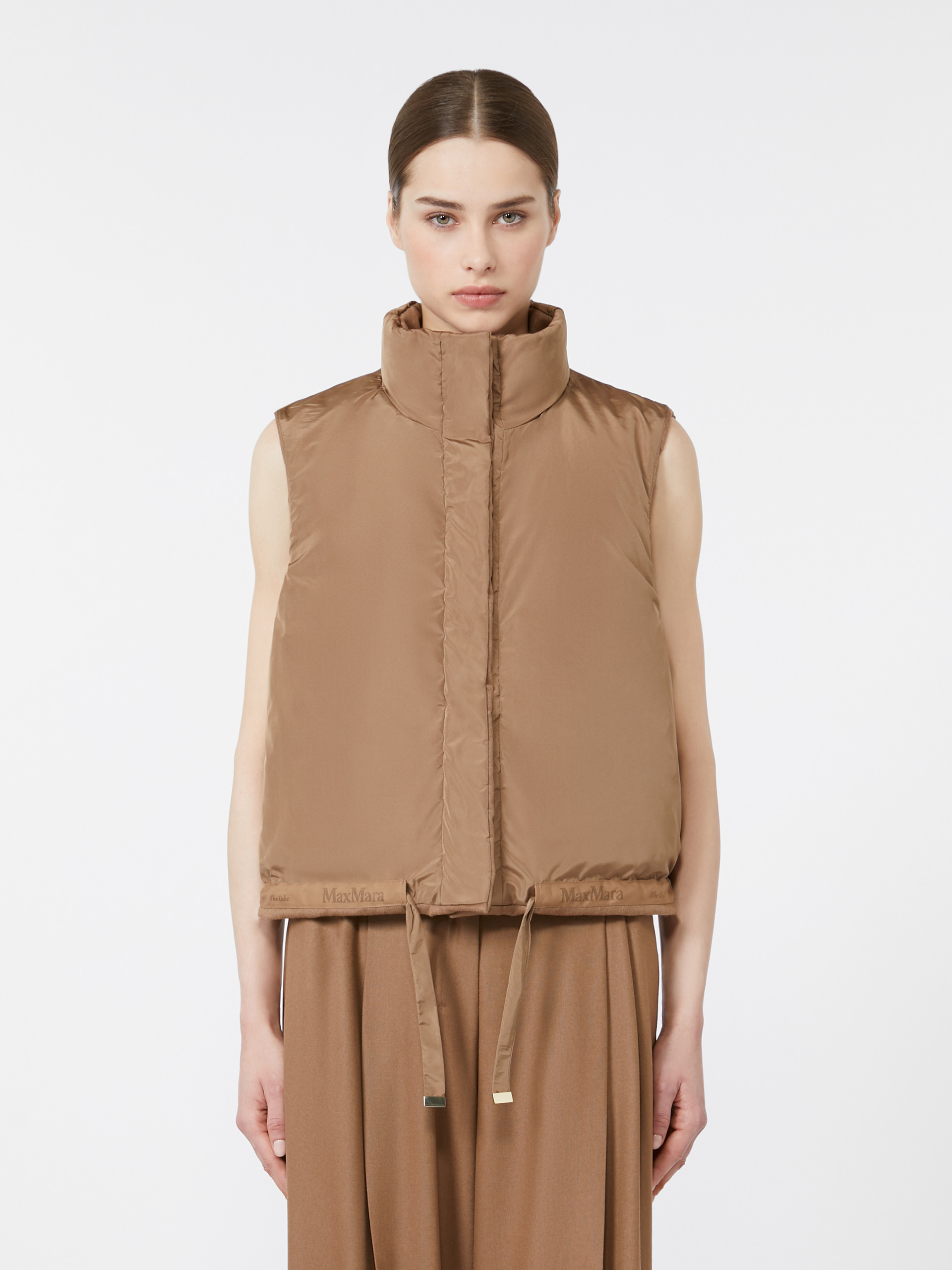 DIONISO Padded gilet in camel and water-repellent taffeta - 6
