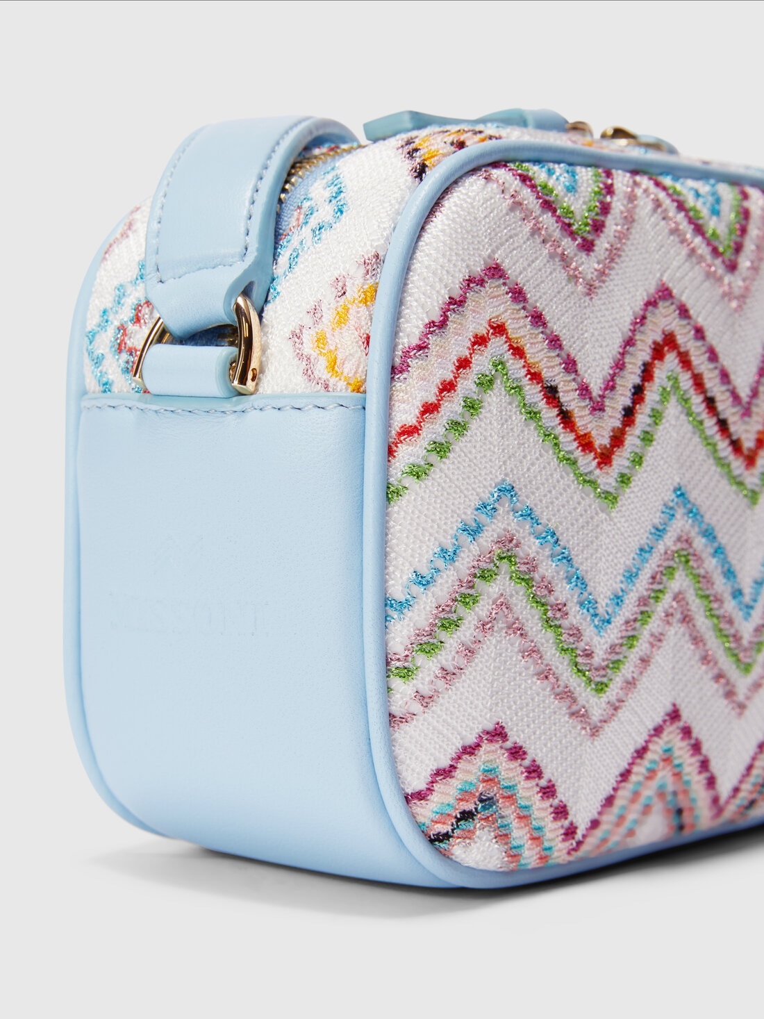 Shoulder bag with zig zag pattern and adjustable strap - 3