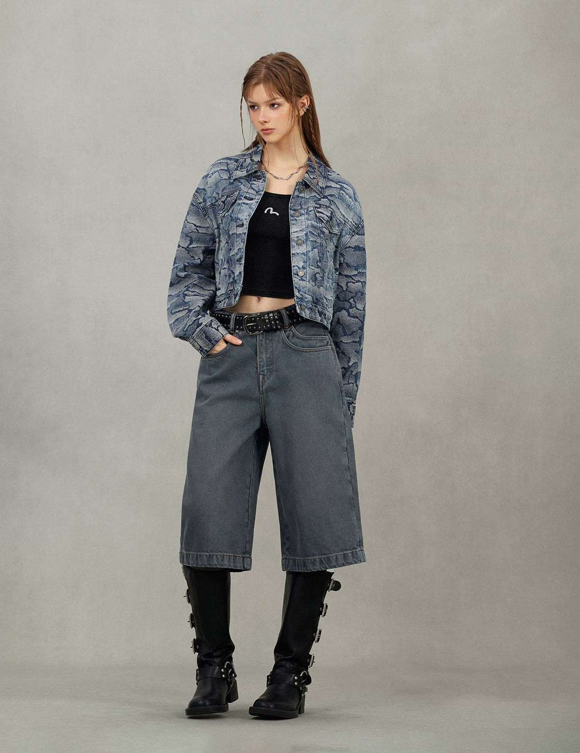 Multi-Pocket with Multi Logos Embroidery Cropped Jeans - 5