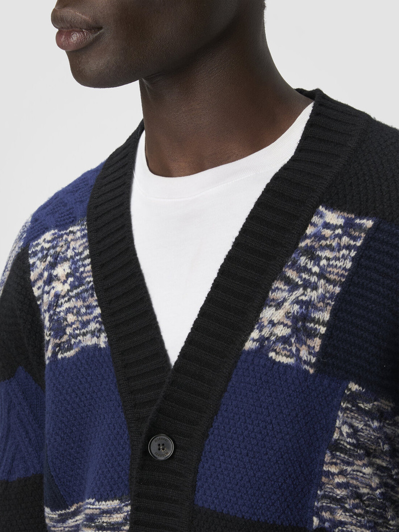 The cardigan in pure wool with flame and zigzag inserts 5