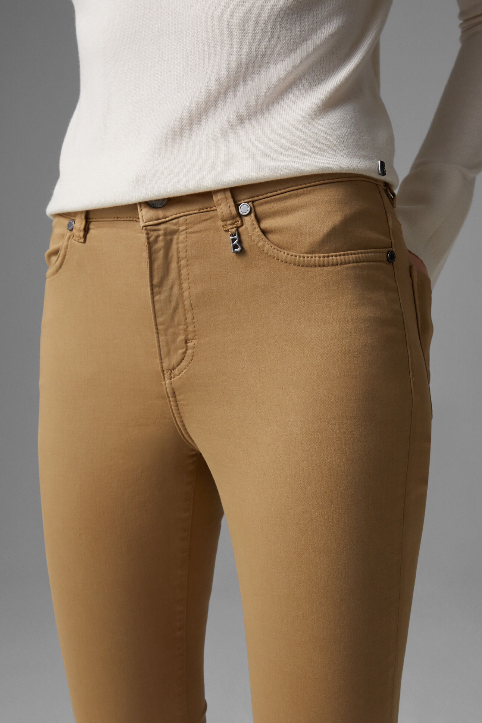 Slim fit Julie 7/8 jeans in Beige - 5