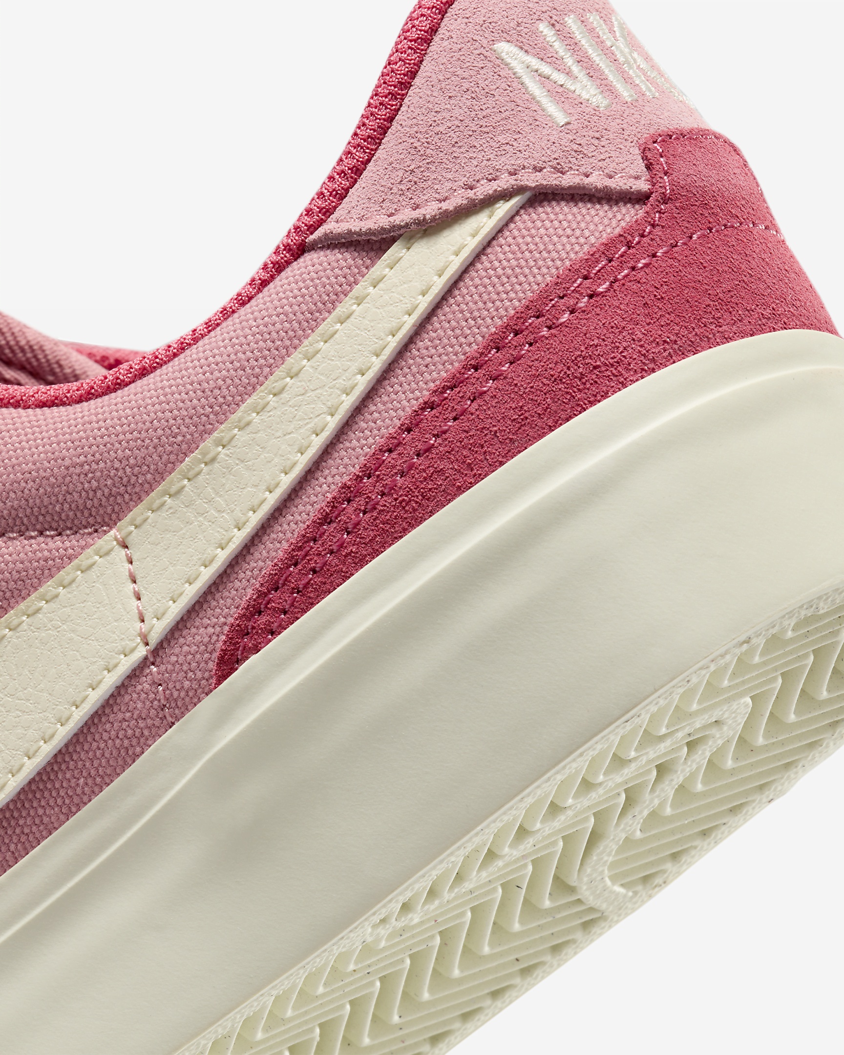 Women's Nike SB Zoom Pogo Plus Skate Shoes - 8