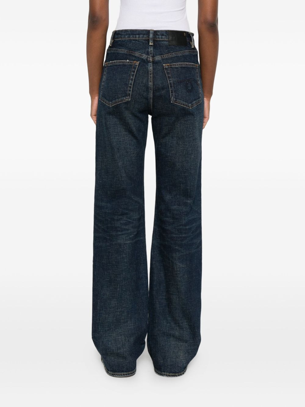 high-waisted jeans - 4