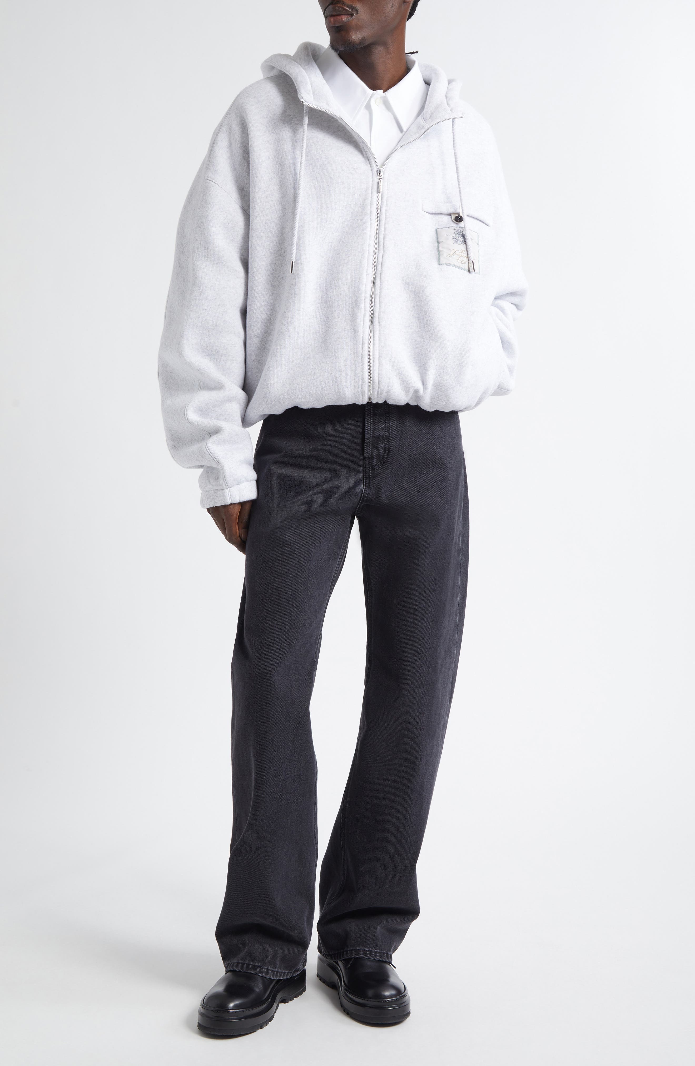 Jacquemus Le Hoodie Torneo Club Logo Patch Cotton Hoodie in Athletic Club Grey at Nordstrom - 2