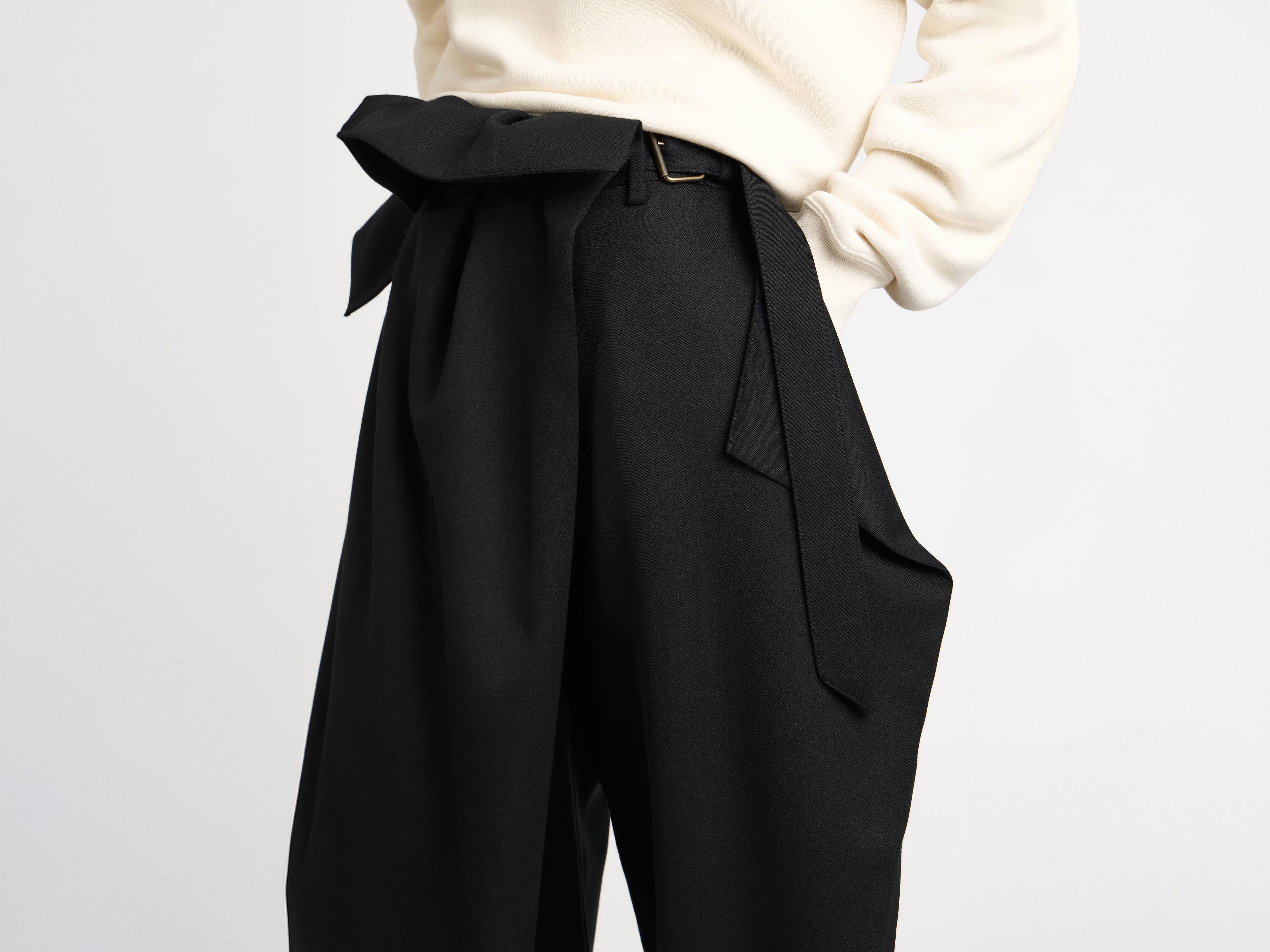 FOLD OVER TROUSERS IN BLACK - 8