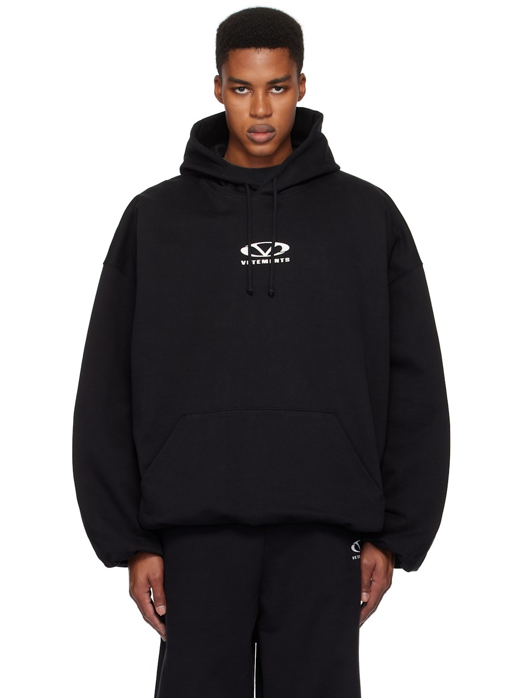 パーカー・フーディ VETEMENTS 'Oval Logo' hoodie VETEMENTS Oval Logo Hoodie | Brown | FARFETCH