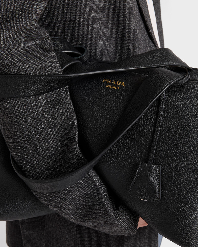 Leather duffel bag 8