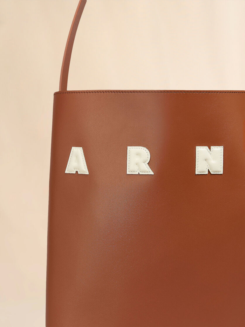 BROWN LEATHER MUSEO MEDIUM HOBO BAG WITH PATCHES - 4