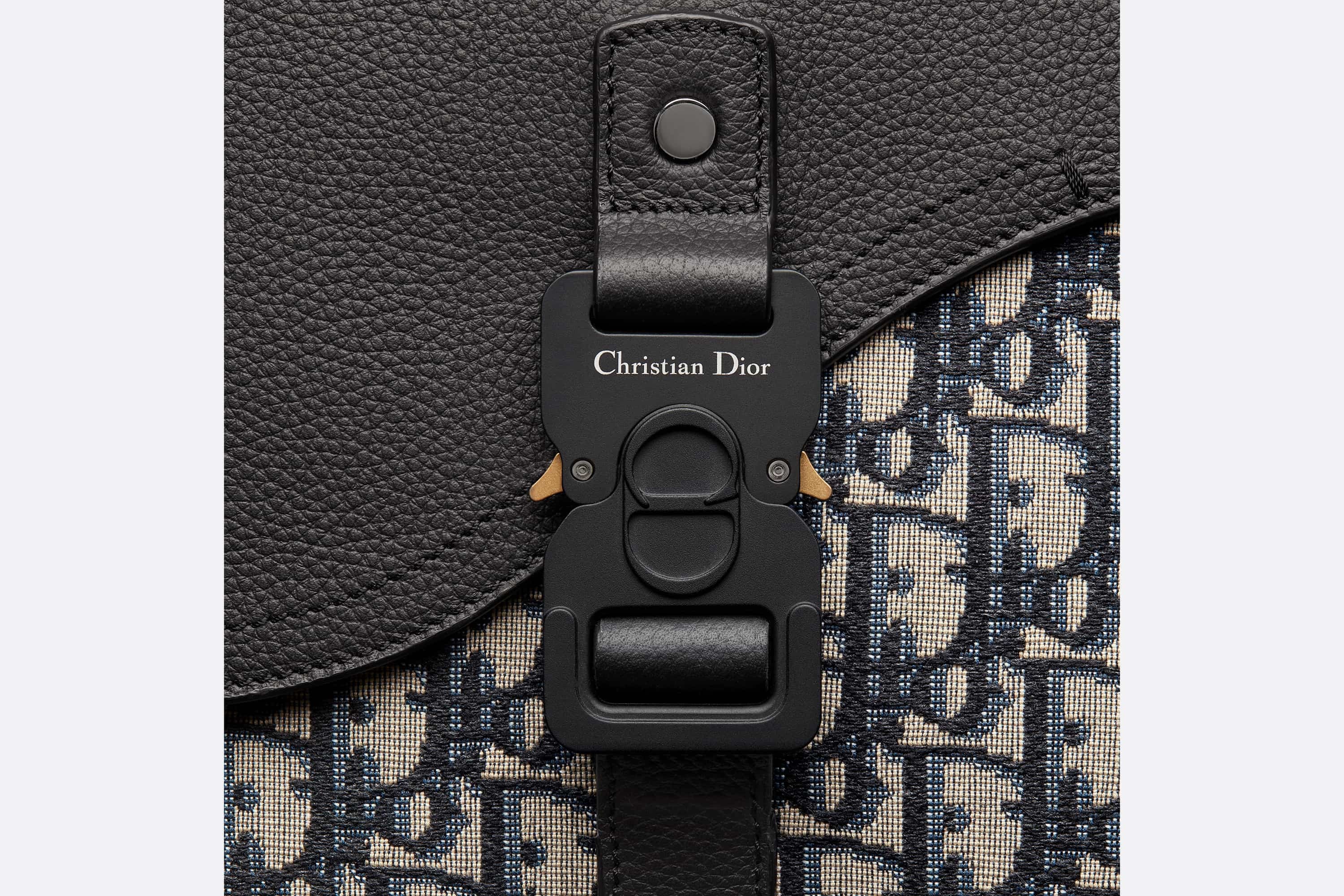 Saddle A4 Pouch - 4