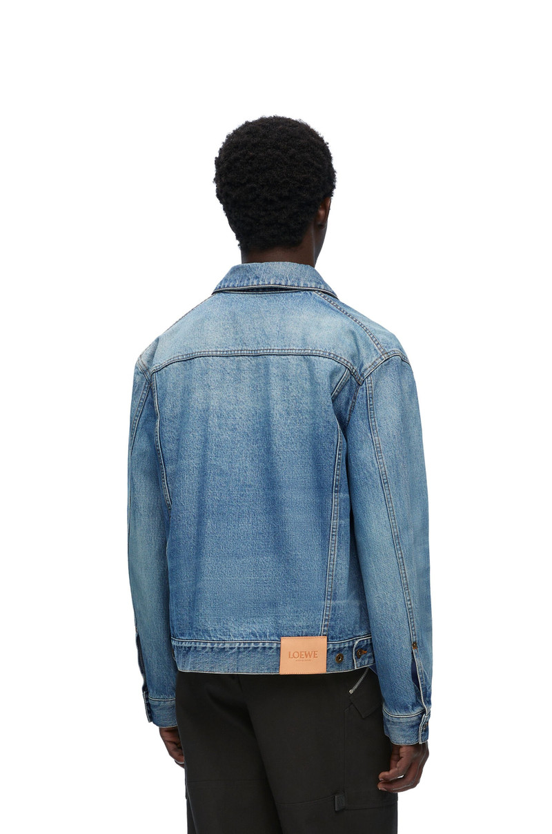 Trucker jacket in denim 4