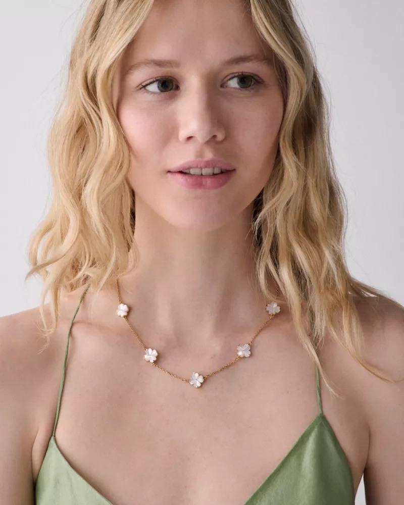 kate spade Spade Flower Scatter Necklace outlook