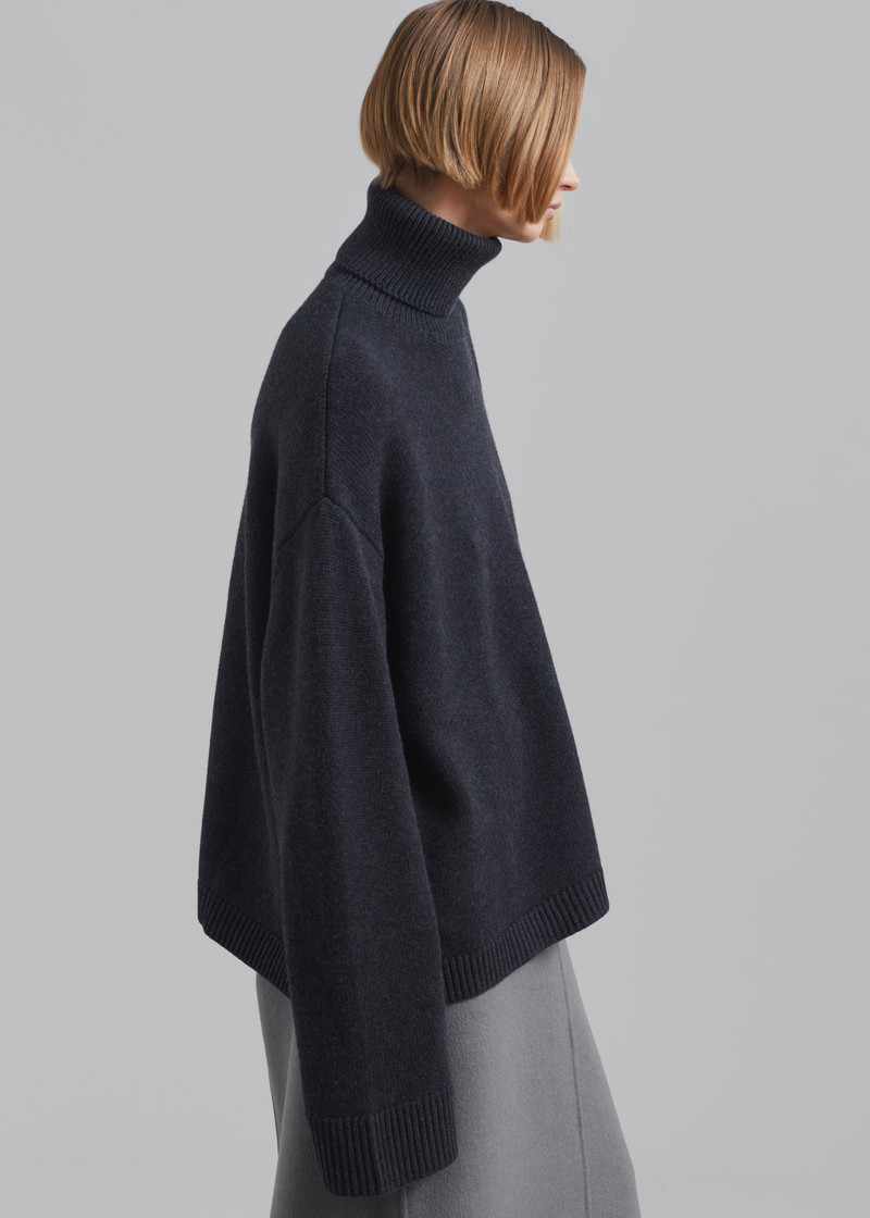 Rhea Trapeze Turtleneck - Charcoal 5