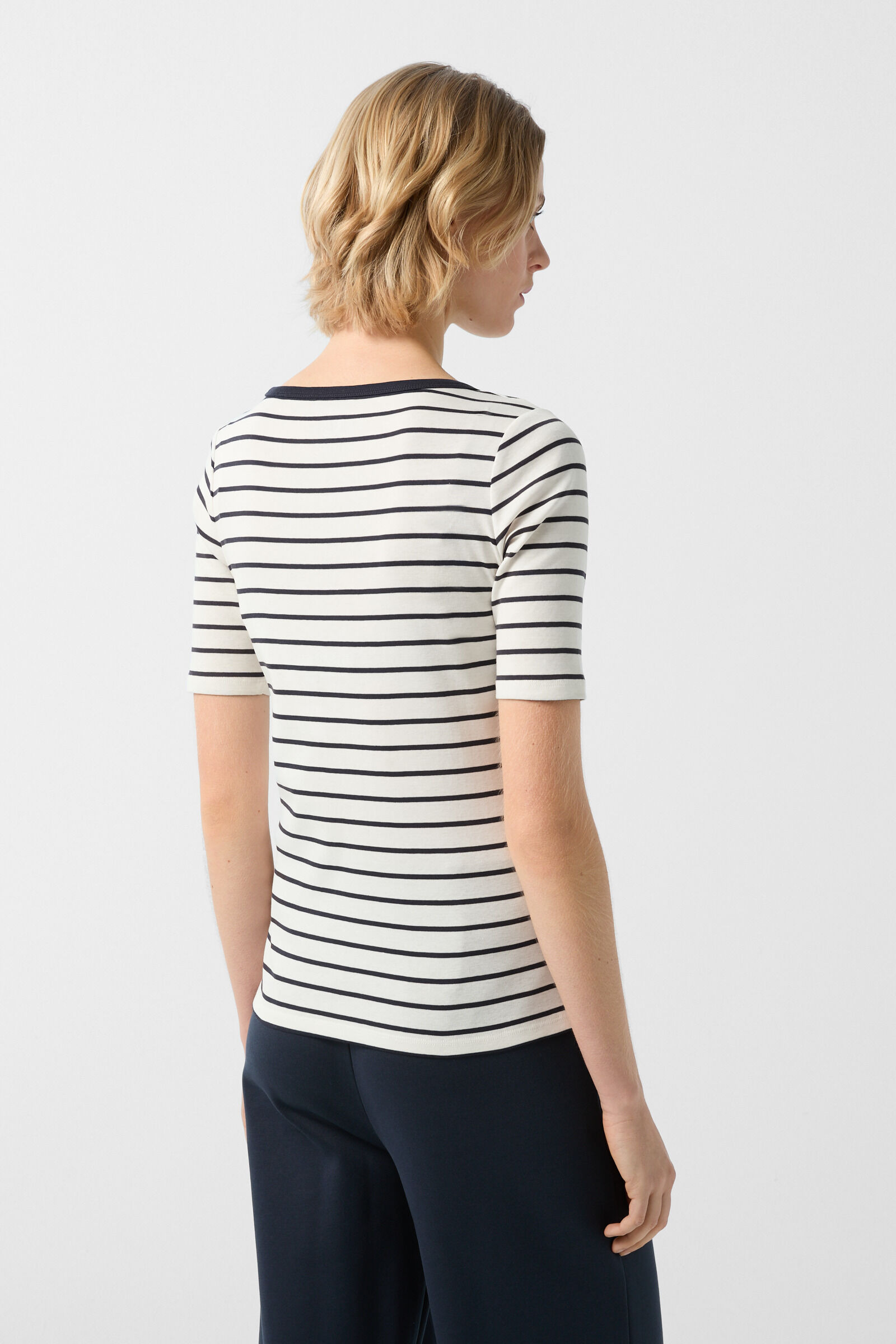 T-shirt Louna in Off-white/navy blue - 3