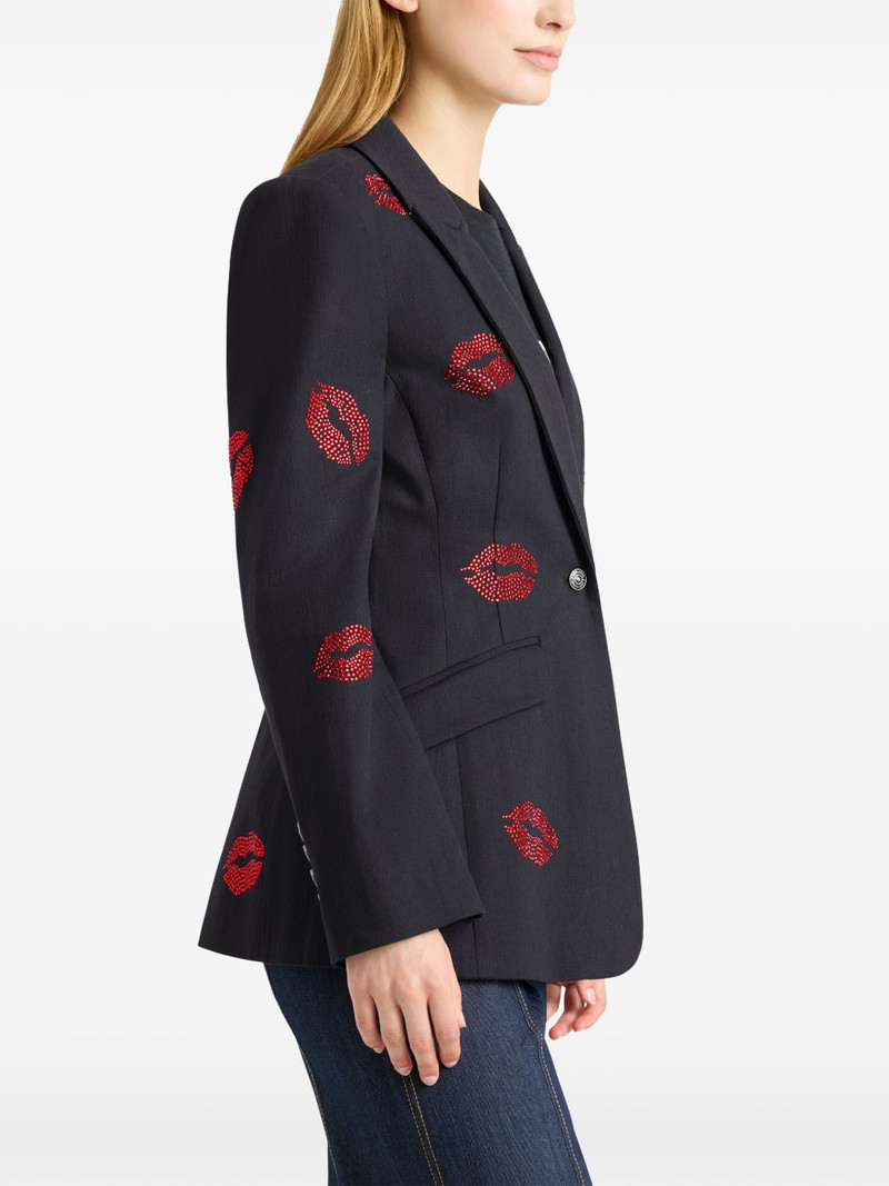 Cheyenne kissing blazer 3