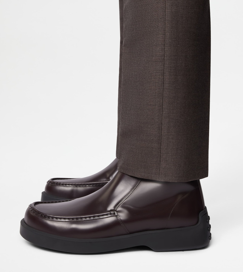 Tod's ANKLE BOOTS IN LEATHER - BURGUNDY outlook