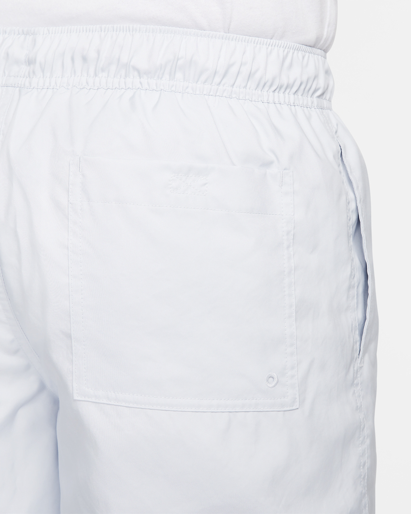 Nike Club Men's Woven Flow Shorts - 6