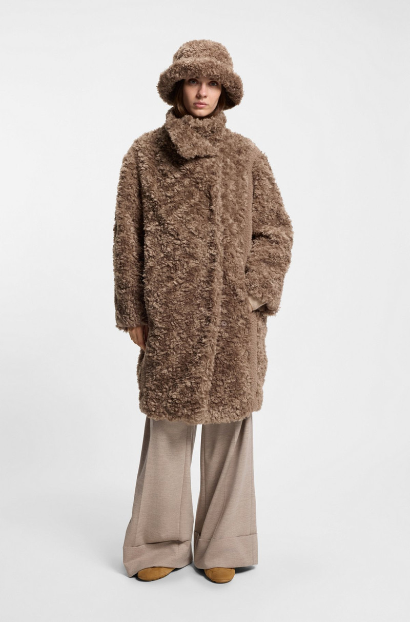 CONCEALED-CLOSURE COAT IN FAUX FUR 2