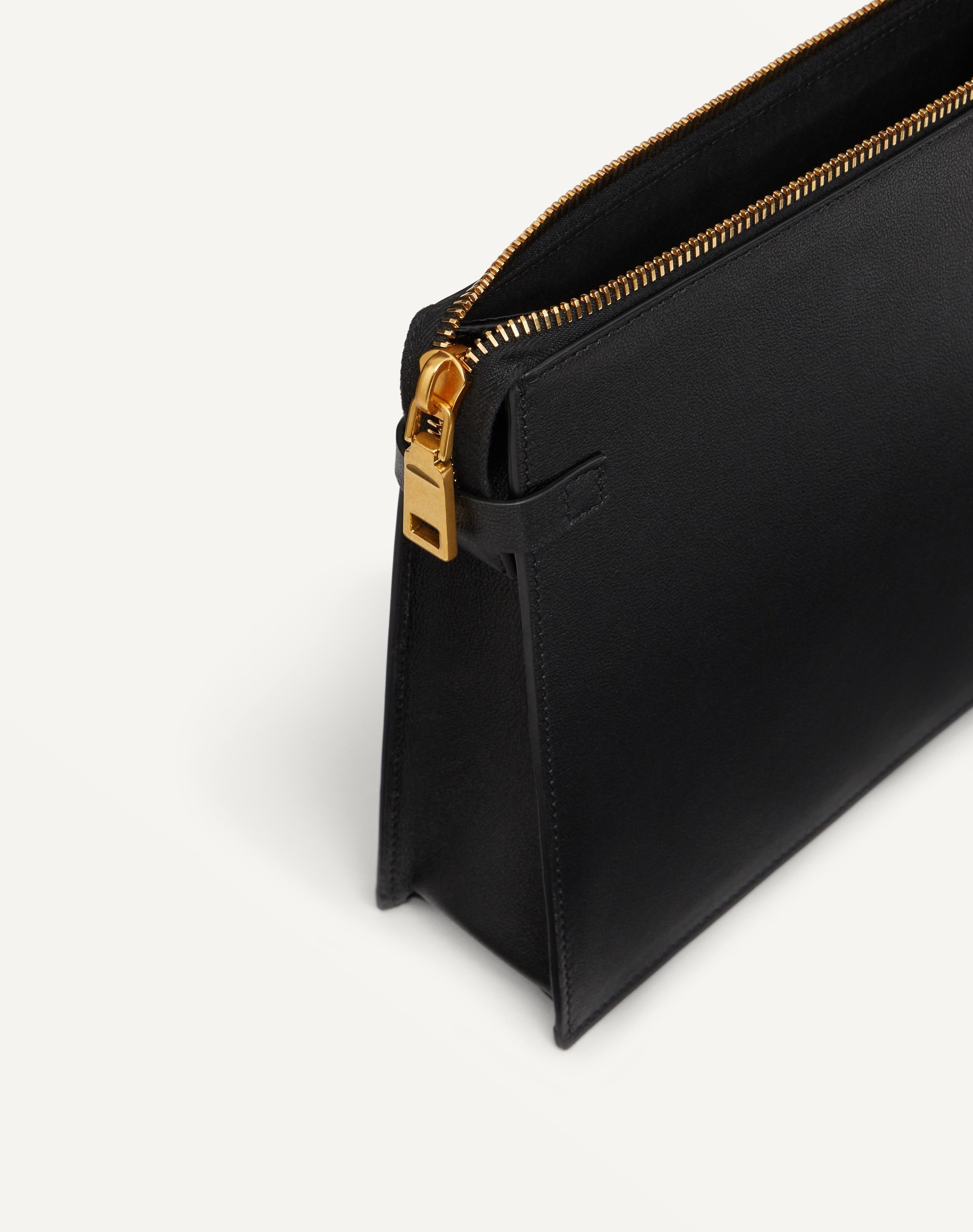 VLOGO SIGNATURE CALFSKIN POUCH - 6